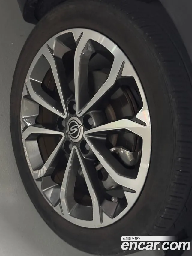 KG_Mobility_Ssangyong TIBOLI 2016 thumb 5