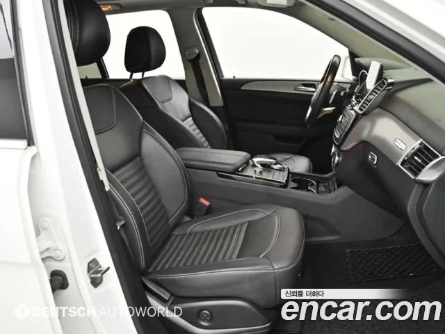 Mercedes-Benz GLE 2018 thumb 10