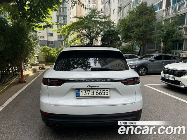 Porsche Cayenne 2021 thumb 4