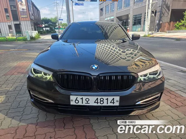 BMW 5-Series 2018 thumb 2