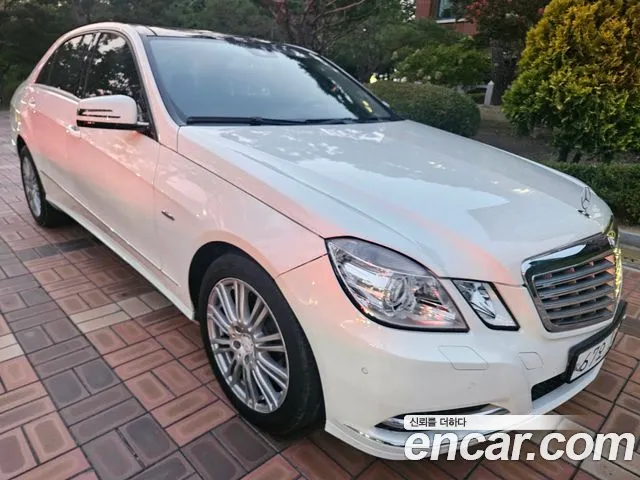 Mercedes-Benz E-Класс 2012 thumb 3