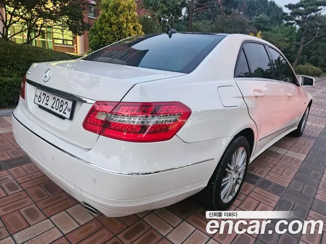 Mercedes-Benz E-Класс 2012 thumb 6
