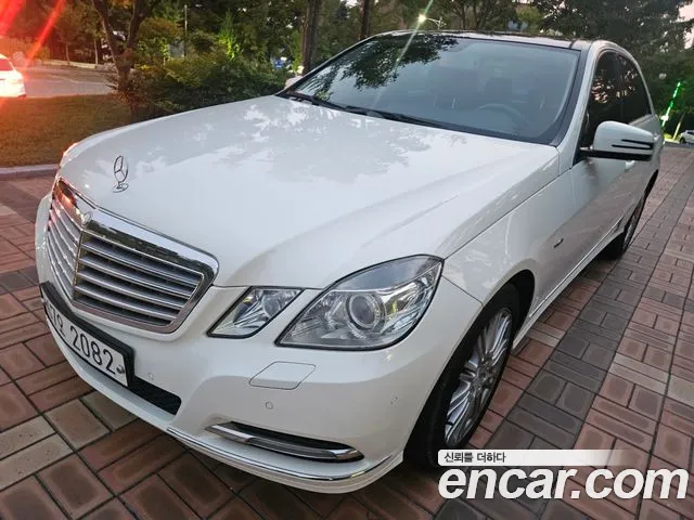 Mercedes-Benz E-Класс 2012 thumb 12