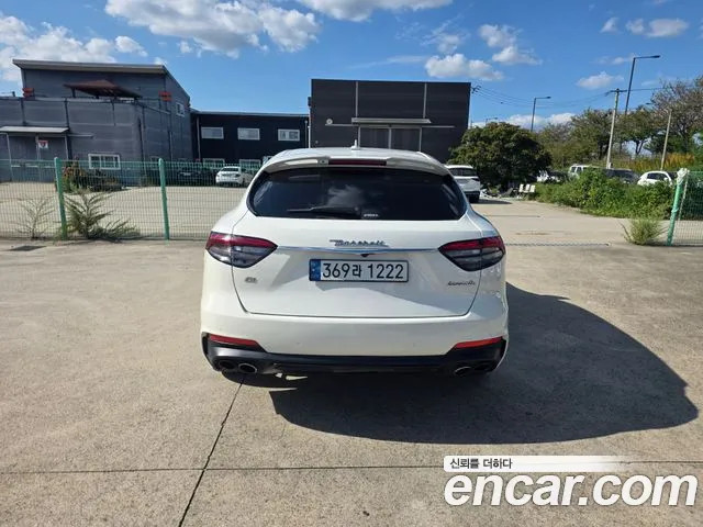 Maserati Levante 2019 thumb 4