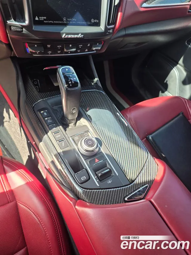 Maserati Levante 2019 thumb 10