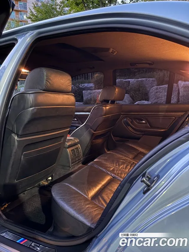 BMW M5 1999 thumb 10