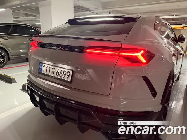 Lamborghini Urus 2020 thumb 2