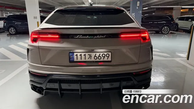 Lamborghini Urus 2020 thumb 4