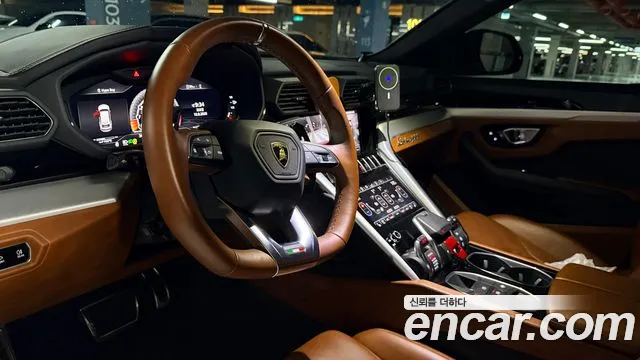 Lamborghini Urus 2020 thumb 8