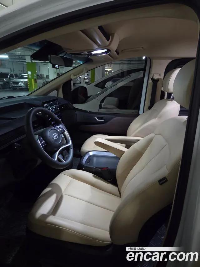 Hyundai Staria 2024 thumb 7