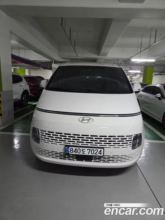 Hyundai Staria 2024 thumb 9