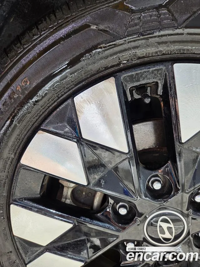 Hyundai Staria 2024 thumb 11