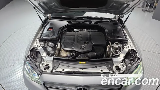 Mercedes-Benz E-Класс 2017 thumb 6