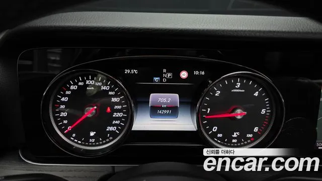 Mercedes-Benz E-Класс 2017 thumb 8