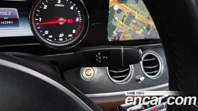 Mercedes-Benz E-Класс 2017 thumb 9