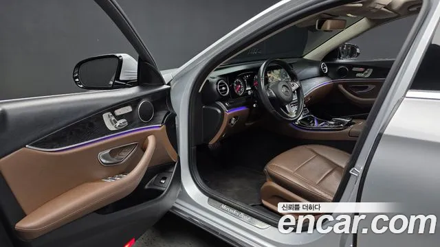 Mercedes-Benz E-Класс 2017 thumb 10