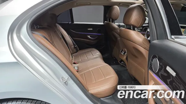 Mercedes-Benz E-Класс 2017 thumb 12