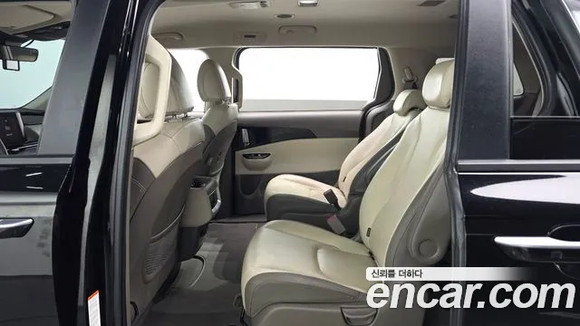 Kia Carnival 2021 thumb 12