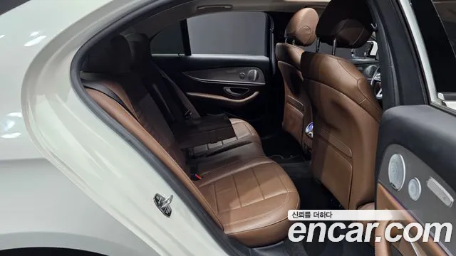 Mercedes-Benz E-Класс 2018 thumb 12