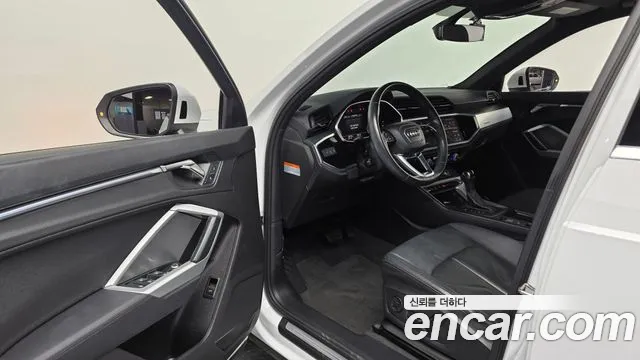 Audi Q3 2020 thumb 10