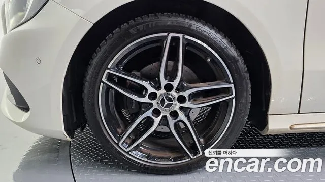 Mercedes-Benz A-Класс 2018 thumb 4