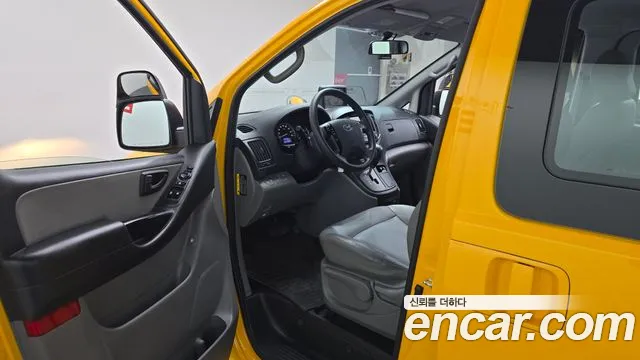 Hyundai Starex 2019 thumb 10