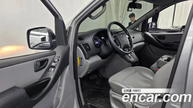 Hyundai Starex 2018 thumb 10