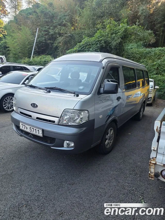 Kia Bongo III Minibus 2005 thumb 3