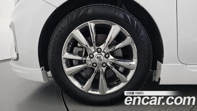 Kia Carnival 2019 thumb 4