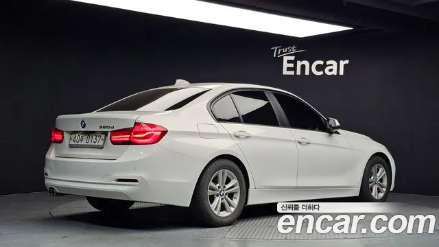 BMW 3-Series 2016 thumb 2