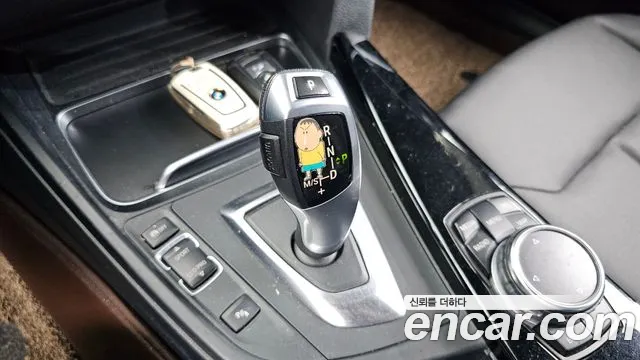 BMW 3-Series 2016 thumb 9