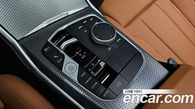 BMW 3-Series 2024 thumb 9