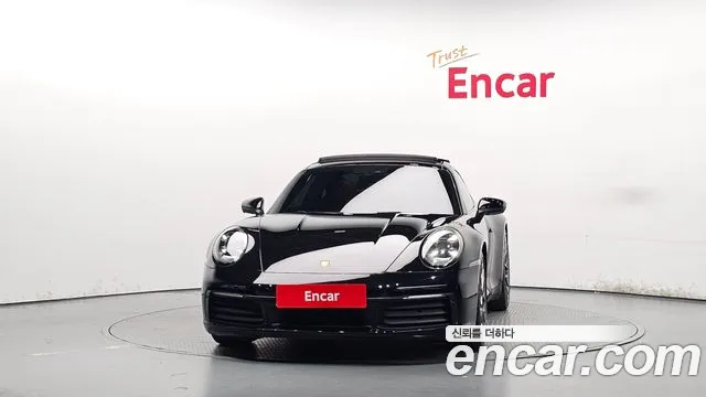 Porsche 911 2020 thumb 3