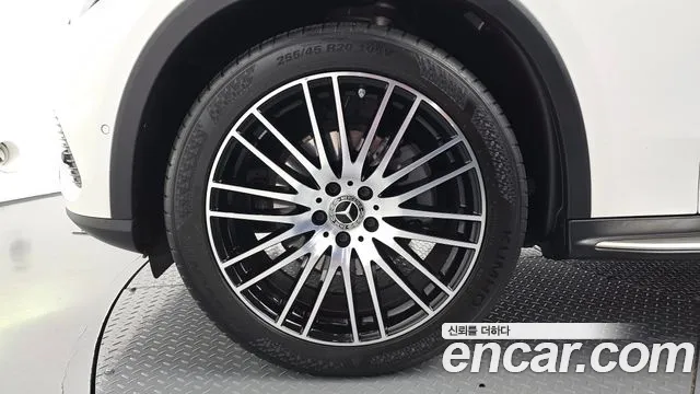 Mercedes-Benz GLC 2023 thumb 5