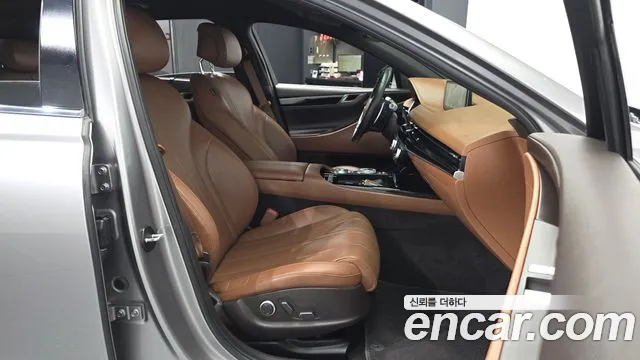 Genesis G80 2020 thumb 10