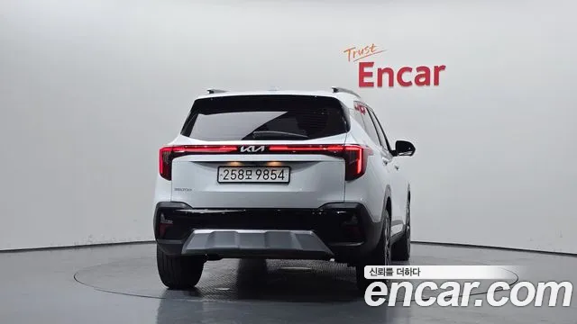 Kia Seltos 2023 thumb 4