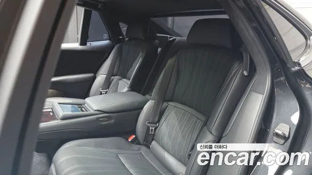 Lexus LS 2022 thumb 12