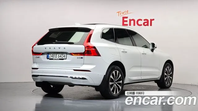 Volvo XC60 2024 thumb 2