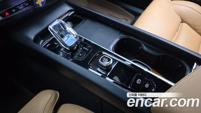 Volvo XC60 2024 thumb 9