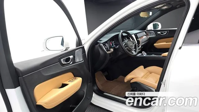 Volvo XC60 2024 thumb 10