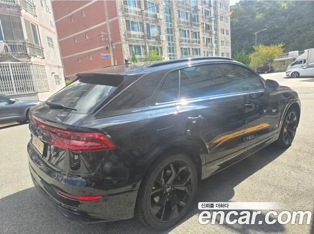 Audi Q8 2022 thumb 3