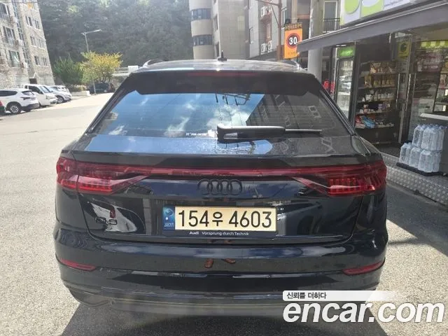 Audi Q8 2022 thumb 4
