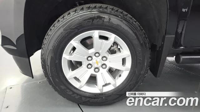ChevroletGMDaewoo Colorado 2022 thumb 5