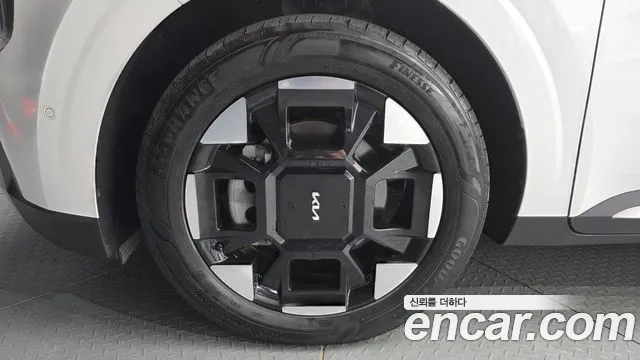 Kia Carnival 2024 thumb 5