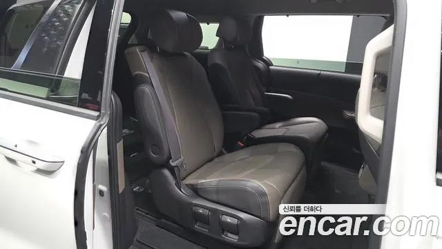 Kia Carnival 2024 thumb 11