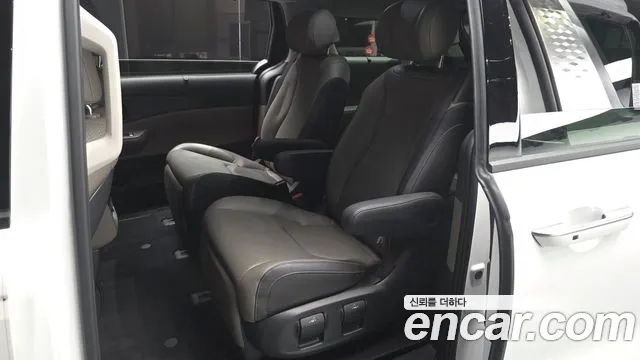 Kia Carnival 2024 thumb 12