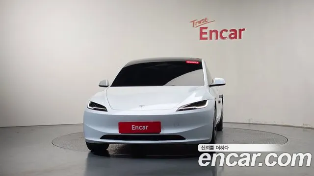Tesla Model 3 2024 thumb 2