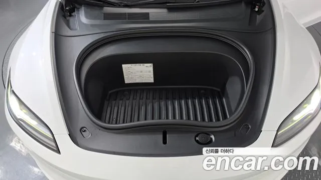 Tesla Model 3 2024 thumb 5