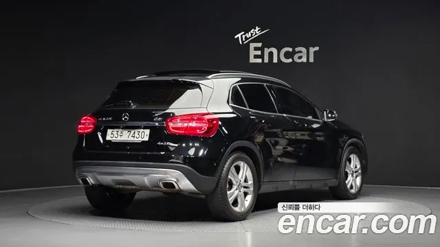 Mercedes-Benz GLA 2015 thumb 2