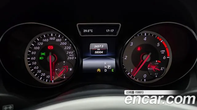 Mercedes-Benz GLA 2015 thumb 8